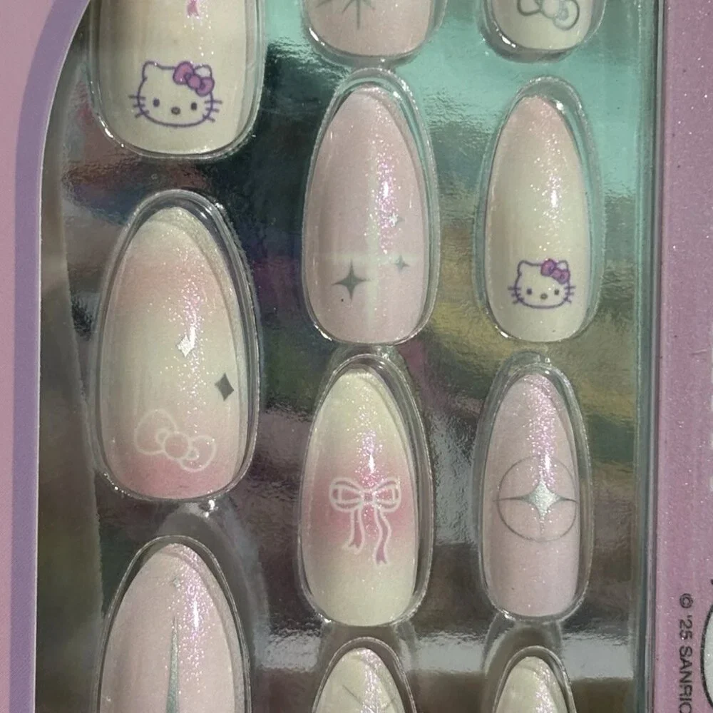 Hello Kitty The Creme Shop 28 Gel Effect Press On Nails NEW in Box